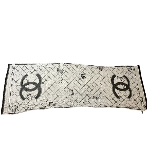 Chanel Cashmere Silk Scarf CC Logo Camila Flowers Black White 70x25 inches - Picture 4 of 16